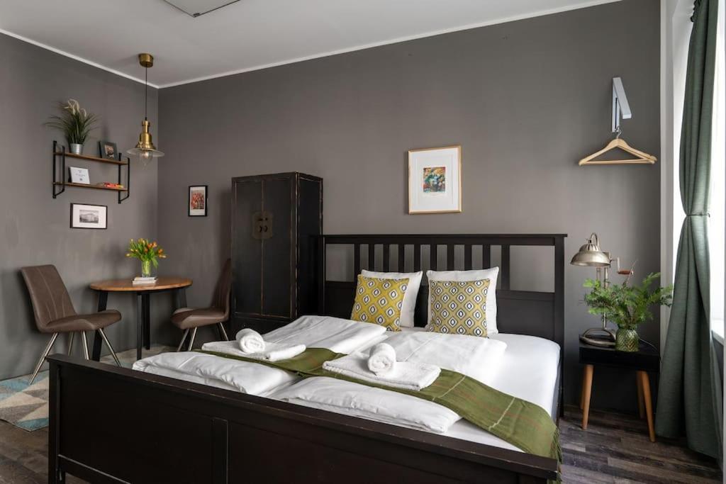 Sleek Studio By City Center By Hm Wien Exteriör bild
