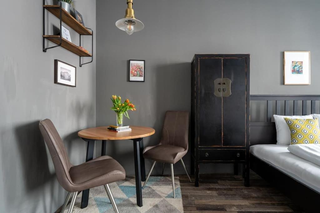Sleek Studio By City Center By Hm Wien Exteriör bild