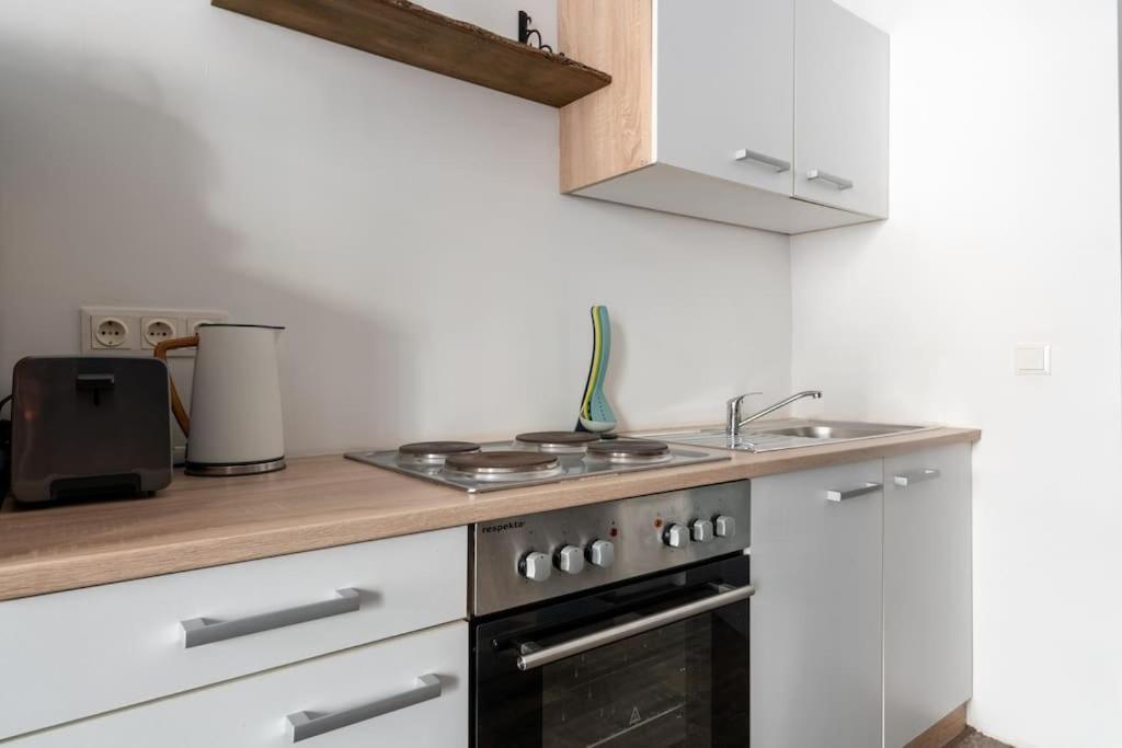 Sleek Studio By City Center By Hm Wien Exteriör bild